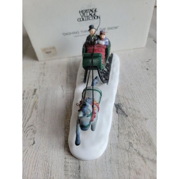 Dept 56 58203 Dashing Through The Snow heritage village accessory xmas - Picture 3 of 8